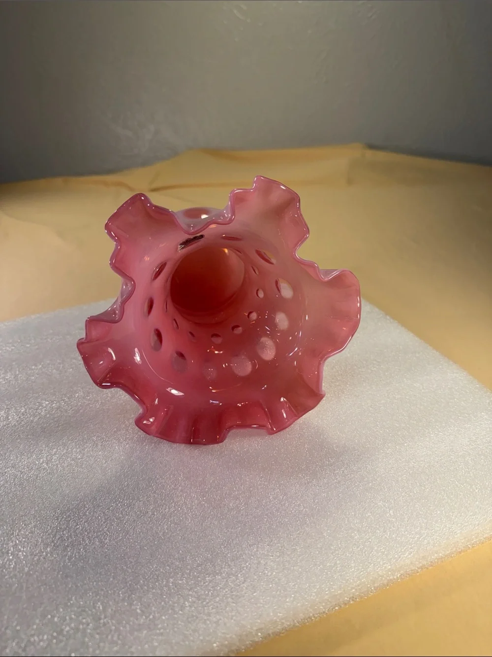 Vintage Fenton vase coin dot